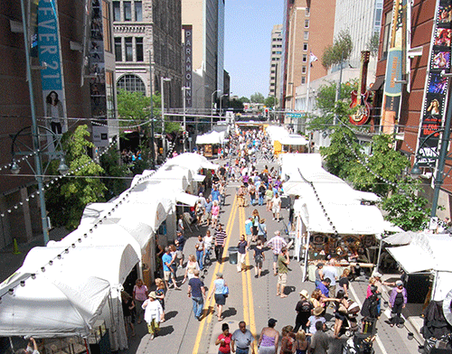 Patrons shopping at the Downtown Denver Arts Festival. Photo credit: Jason Hussong at jasonstravels.com.